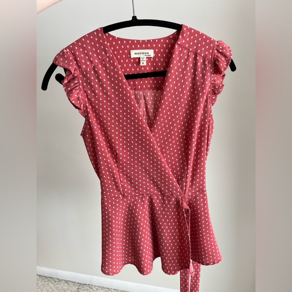 MONTEAU pink short sleeve blouse with polka dots, tie waist, Vneck ruffles small - Picture 2 of 7